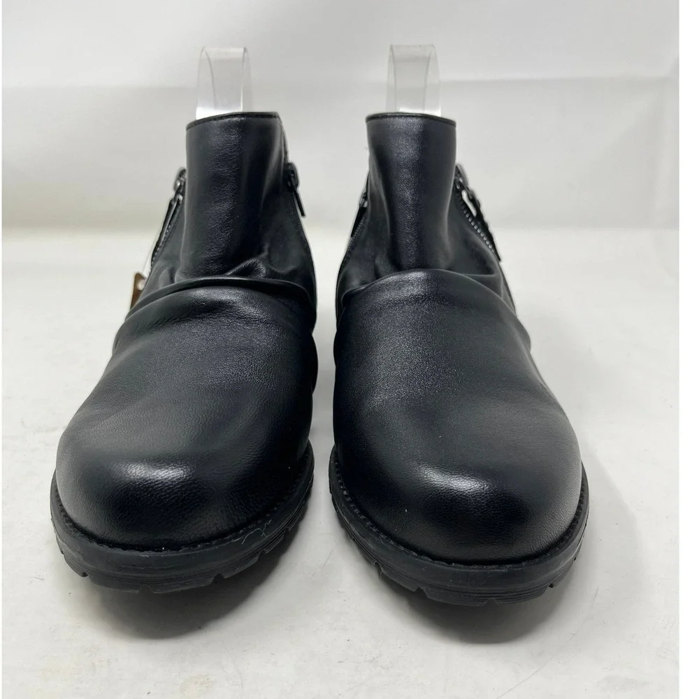 CLARKS Womens 10 Ankle Bootie Black Leather Waterproof Zipper Lug Sole